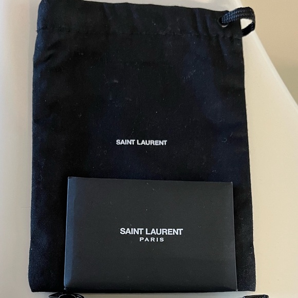 Saint Laurent Black Chevron Wallet - Picture 4 of 5